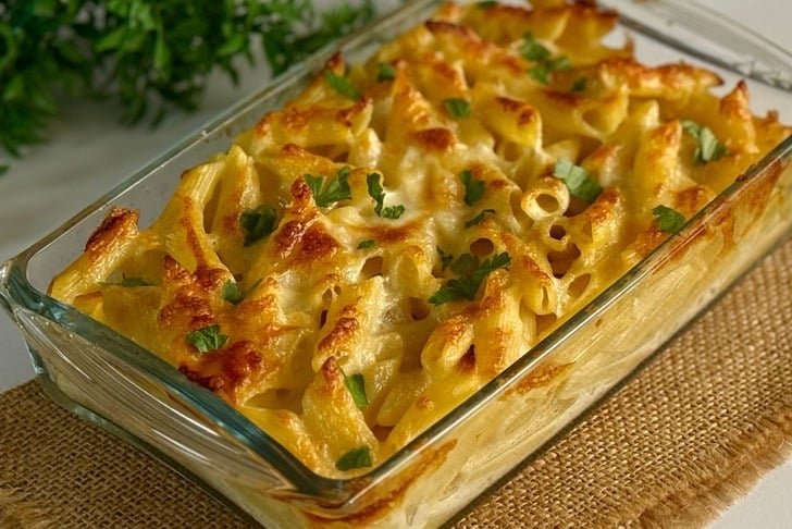 besamel-sossuz-firin-makarna-tarifi