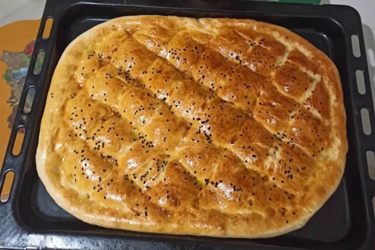 Eliz'in Tarifi: Sütsüz Ramazan Pidesi
