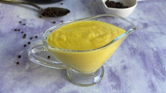 Tavuk ve Makarnalar İçin: Köri Sos