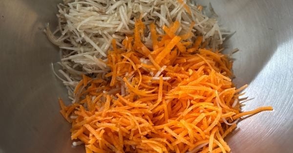yogurtlu-yer-elmasi-salatasi-asama1