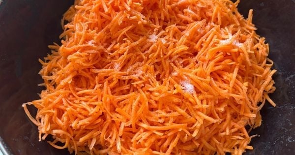 3-renkli-salata-asama4
