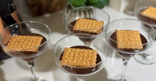 porsiyonluk-biskuvili-pasta-asama3