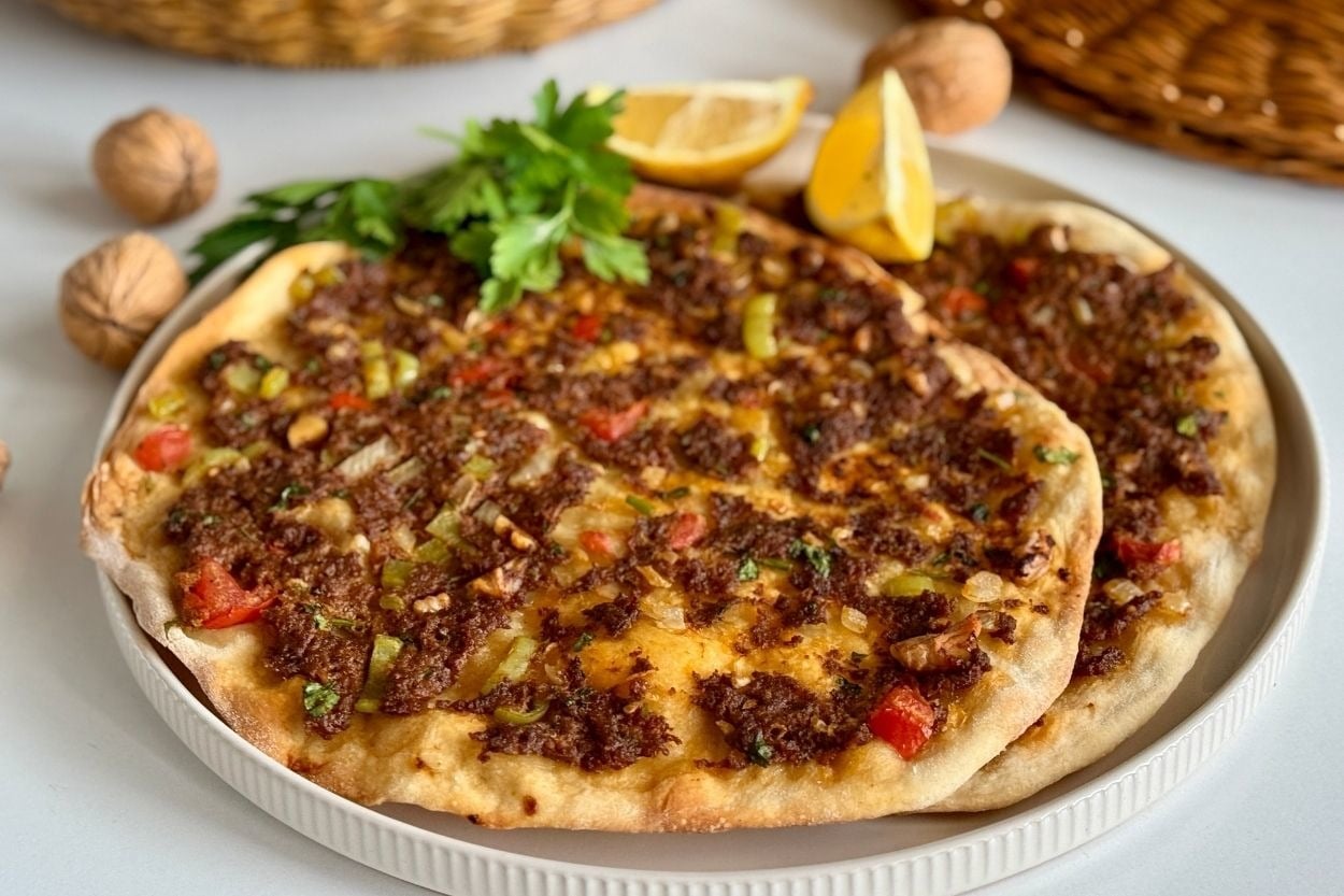 Antep'te Meşhur: Cevizli Lahmacun
