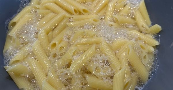 kiymali-yogurtlu-makarna-asama2