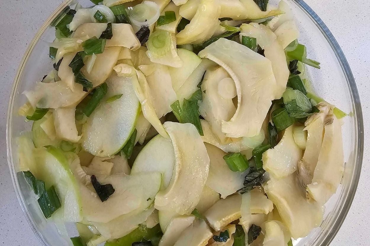 Ferahlatıcı Lezzet: Yeşil Elmalı Enginar Salatası