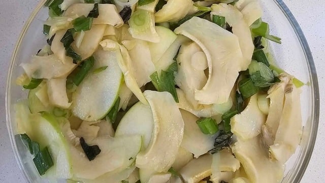 Ferahlatıcı Lezzet: Yeşil Elmalı Enginar Salatası