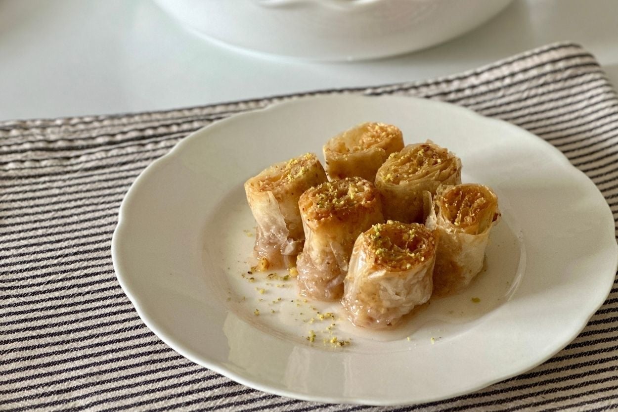 Baklavalık Yufkadan: Oturtma Tatlısı