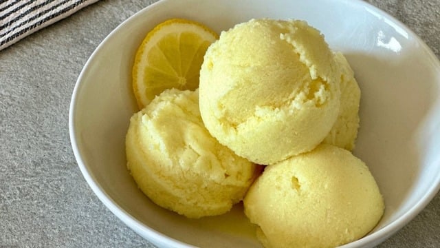 Yaz Sıcaklarına: Limonlu Dondurma