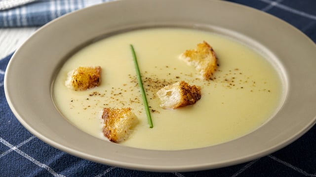 Patatesi de Var: Pırasa Çorbası