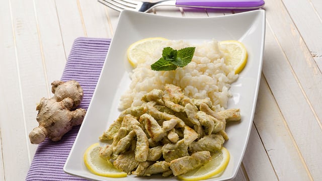 Akşam Menüsü: Zencefilli Tavuk ve Pilav