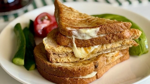 Bol Kaşarlı: Fırında Tost
