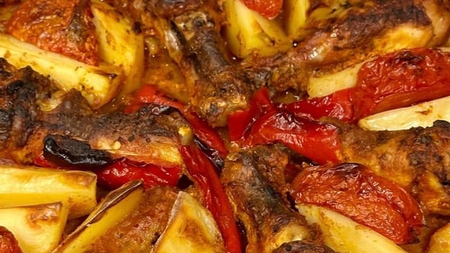 Lokum Gibi: Fırında Sebzeli Tavuk But