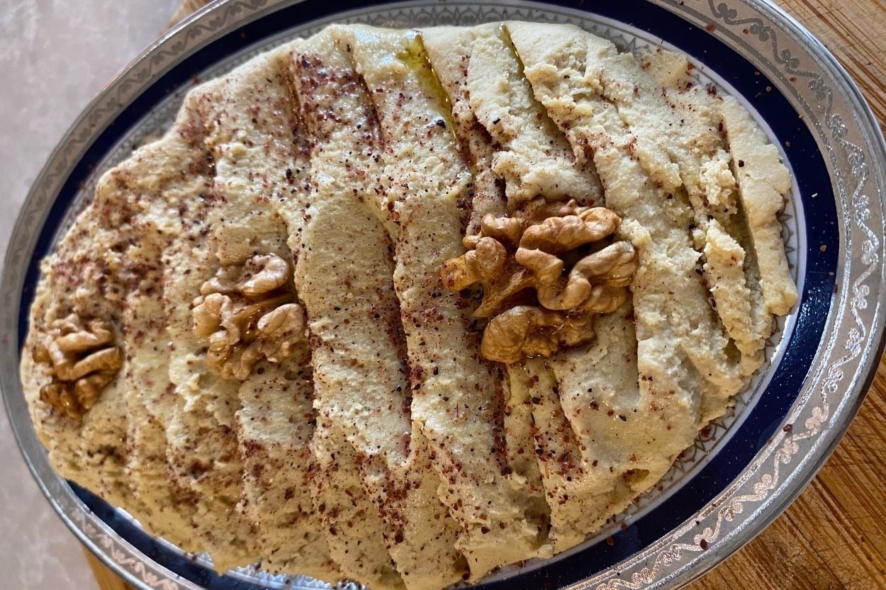 Pürüzsüz Kıvamda: Sarımsaklı Humus