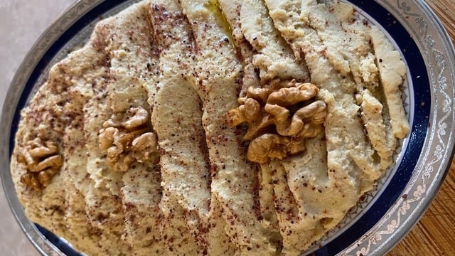 Pürüzsüz Kıvamda: Sarımsaklı Humus