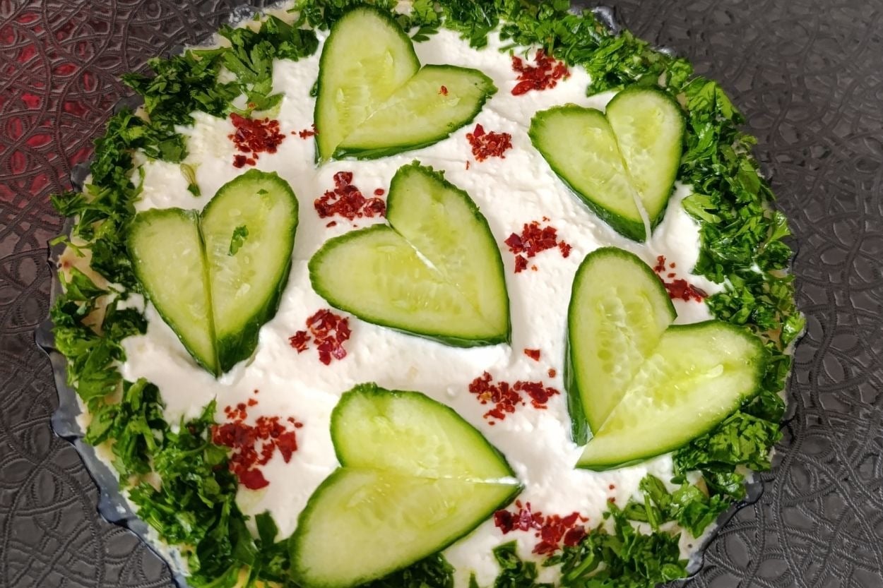 Eliz'in Tarifi: Yoğurt Soslu Patates Salatası