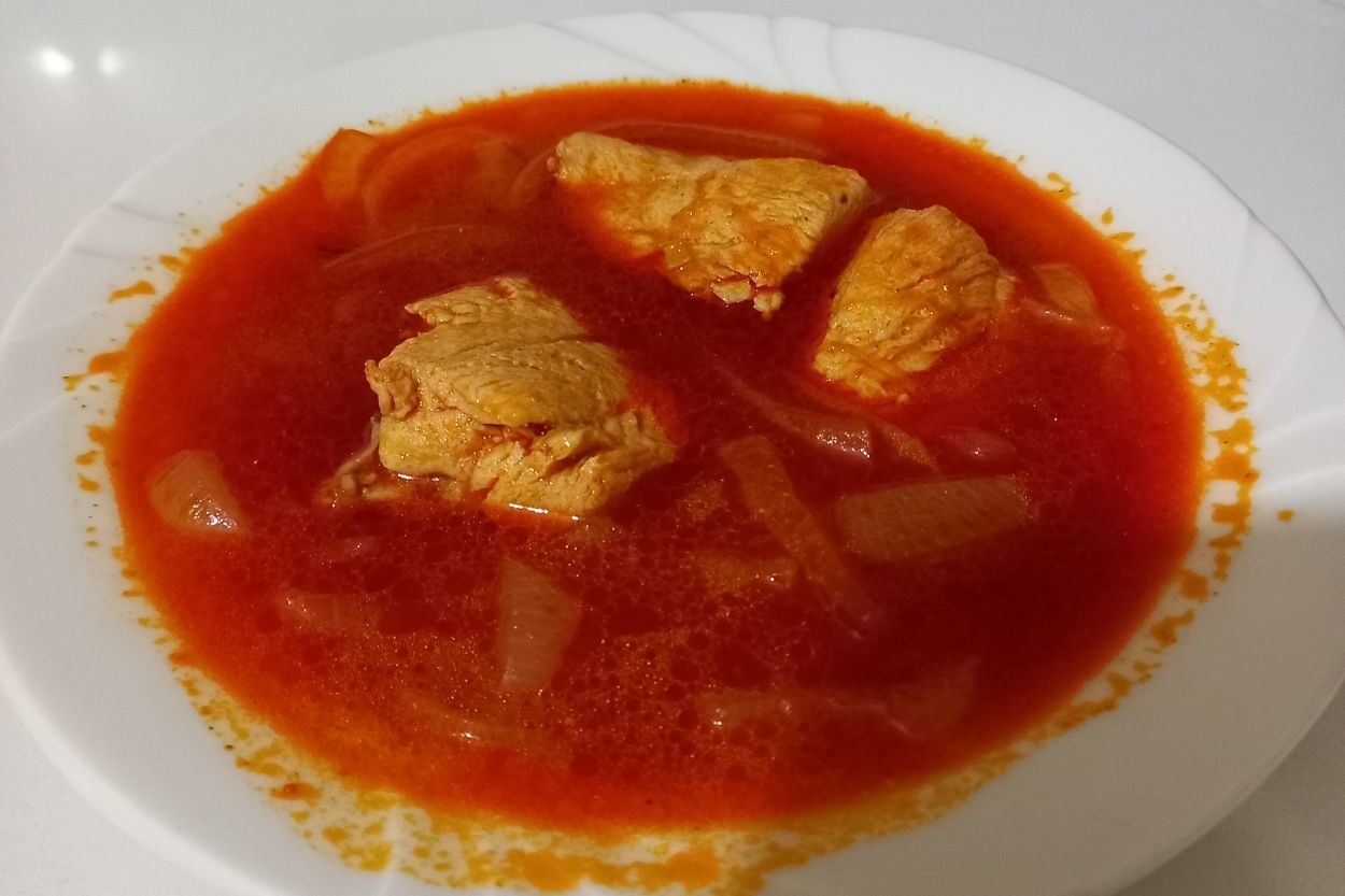 Yasin'in Tarifi: Tavuklu Soğan Yemeği