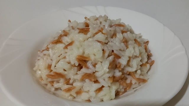 Yasin'in Tarifi: Arpa Şehriyeli Pilav