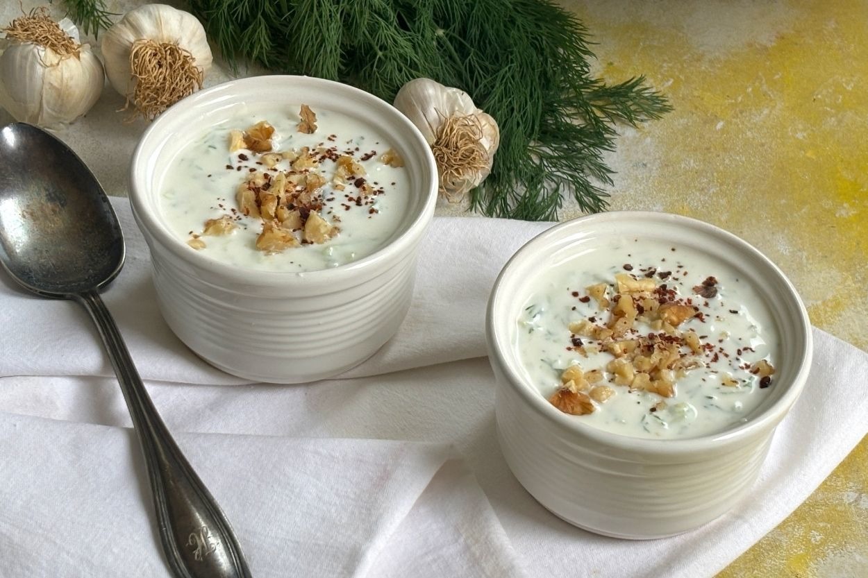 Daha Lezzetli: Cevizli Cacık
