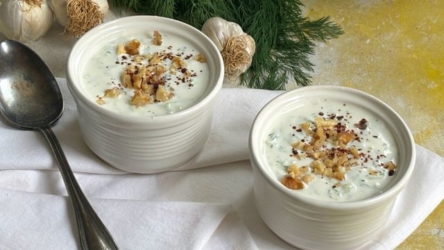 Daha Lezzetli: Cevizli Cacık