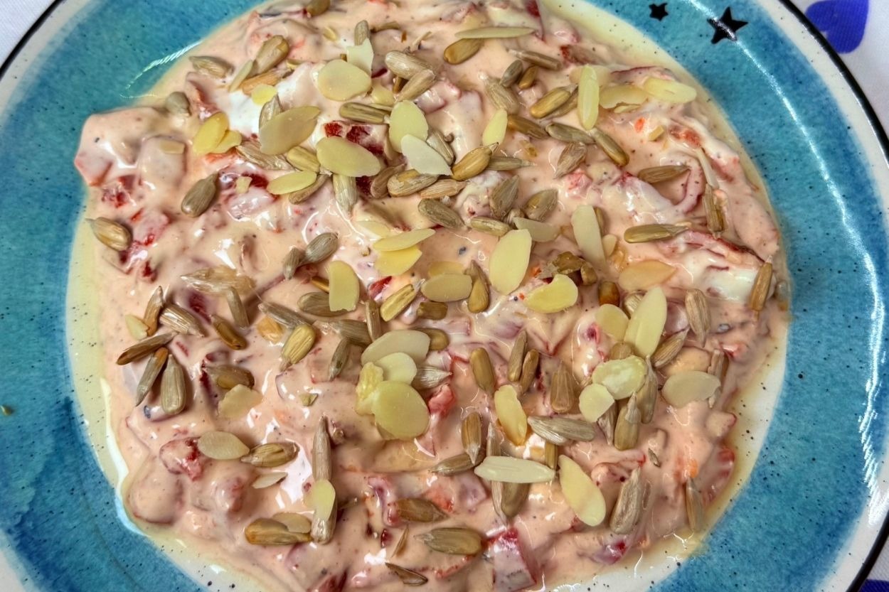 Sofralara Renk Katacak: Köz Biberli Çekirdekli Meze