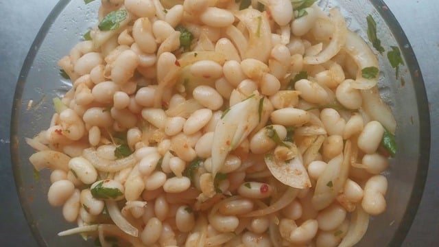 Cansu'nun Tarifi: Kuru Fasulye Salatası