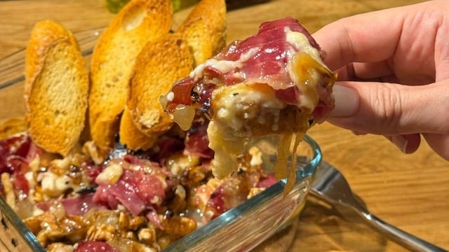 Tatlı Tuzlu Severlere: Pastırmalı Ballı Brie