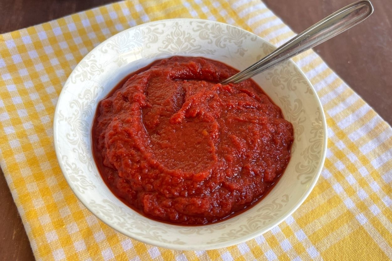 Zahide'nin Tarifi: Salçadan Ketçap