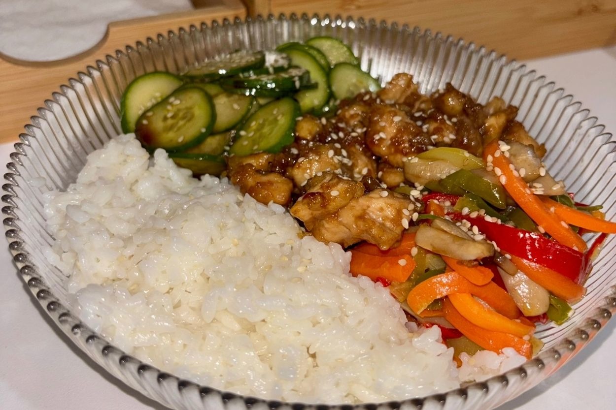 Asya Esintili: Teriyaki Soslu Tavuklu Bowl