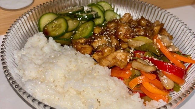 Asya Esintili: Teriyaki Soslu Tavuklu Bowl