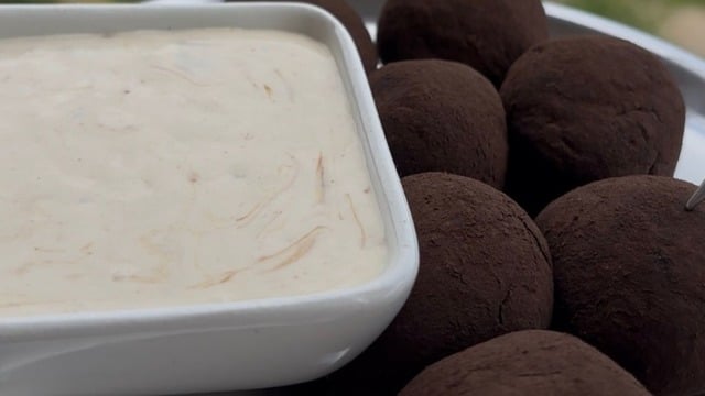 Tek Lokmalık: Fındıklı Tiramisu Topları