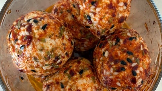 Kahvaltılık Lezzet: Bol Baharatlı Peynir Topları