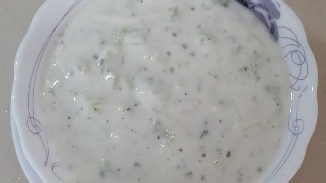 Dilara'nın Tarifi: Sarımsaklı Cacık