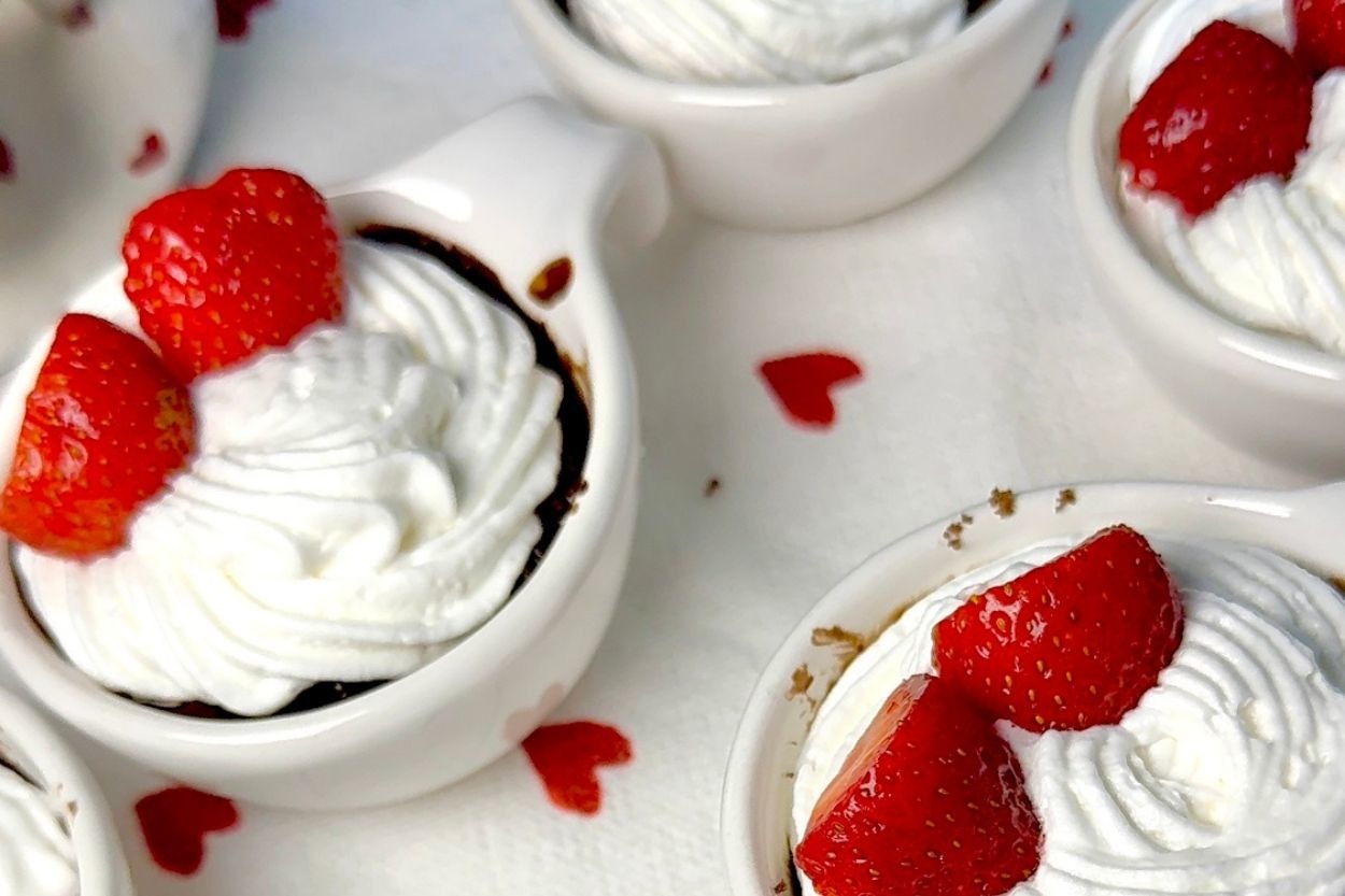 İştah Kabartan: Çikolata Soslu Cupcake