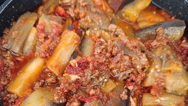 Eliz'in Tarifi: Kıymalı Patlıcan Musakka
