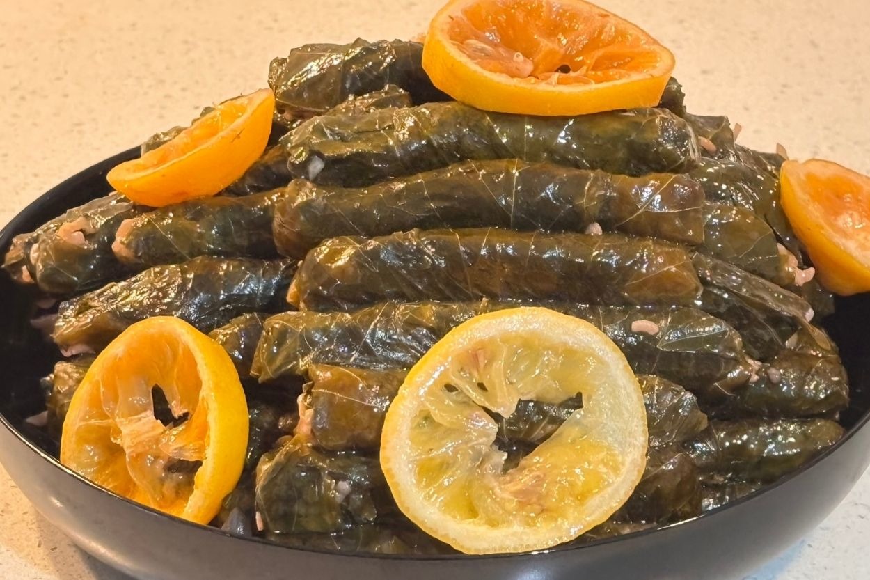Nar Ekşili: Trakya Usulü Yaprak Sarma
