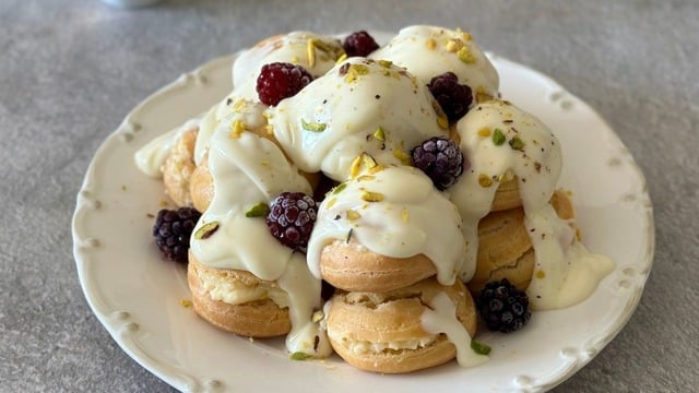 Fatma'nın Tarifi: Beyaz Çikolatalı Profiterol