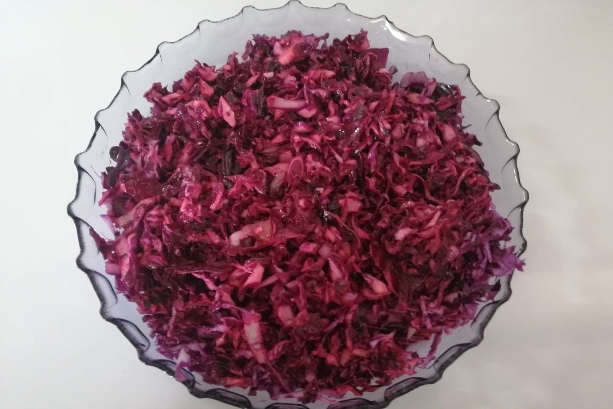 Dilara'nın Tarifi: Mor Lahana Salatası
