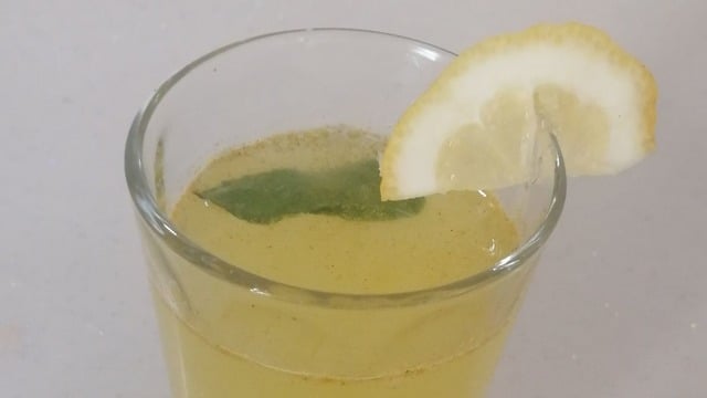 Dilara'nın Tarifi: Zerdeçallı Limonata
