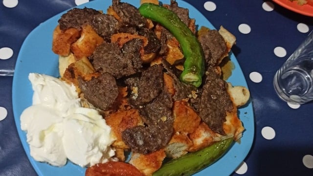 Eliz'in Tarifi: Ev Usulü Yaprak Döner