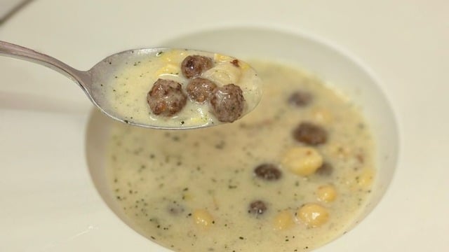 Rüveyda'nın Tarifi: Lebeniye Çorbası