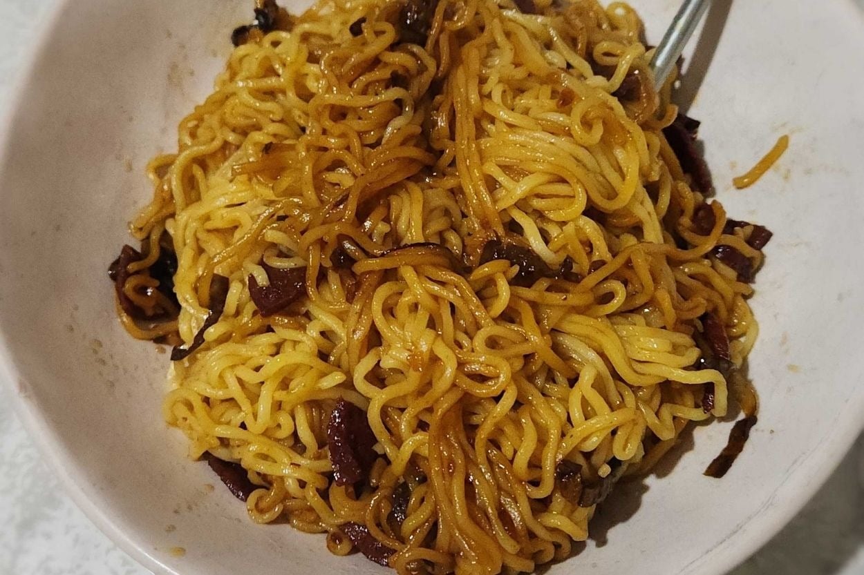 Pratik ve Doyurucu: Acılı Sucuklu Noodle