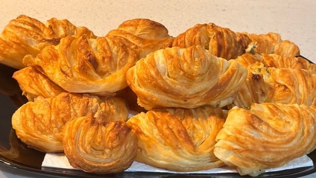 Çıtır Çıtır: Hazır Yufkadan Midye Börek