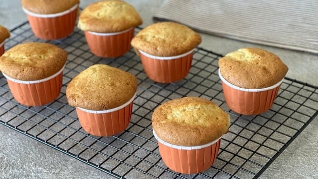 Esra'nın Tarifi: Sade Cupcake