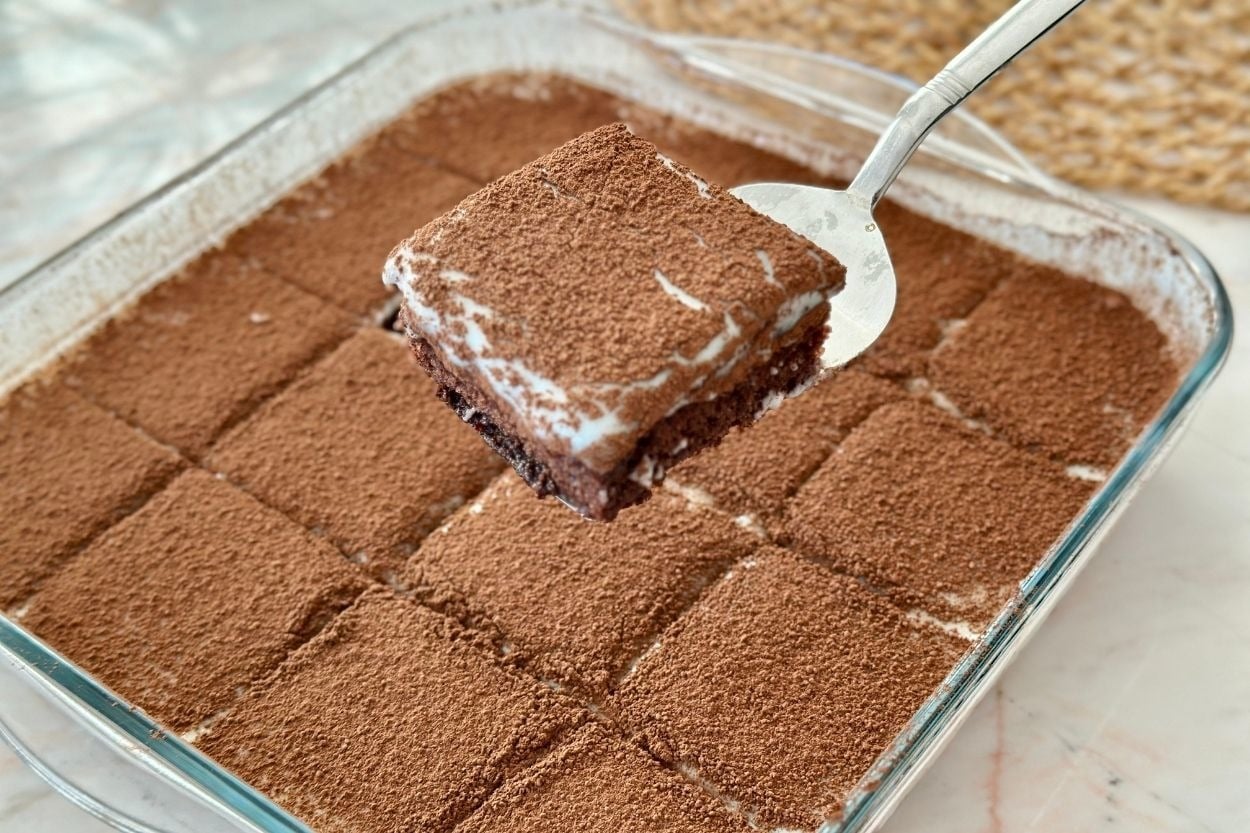 Zahide'nin Tarifi: Kremalı Islak Kek