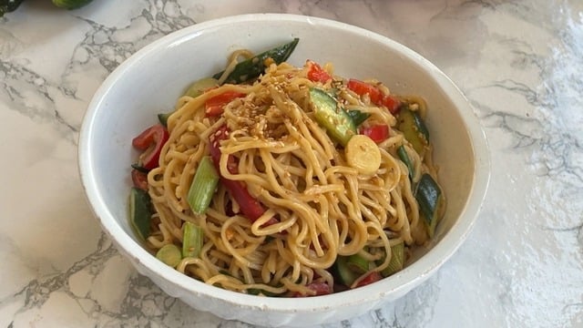 Emine'nin Tarifi: Noodle Salatası