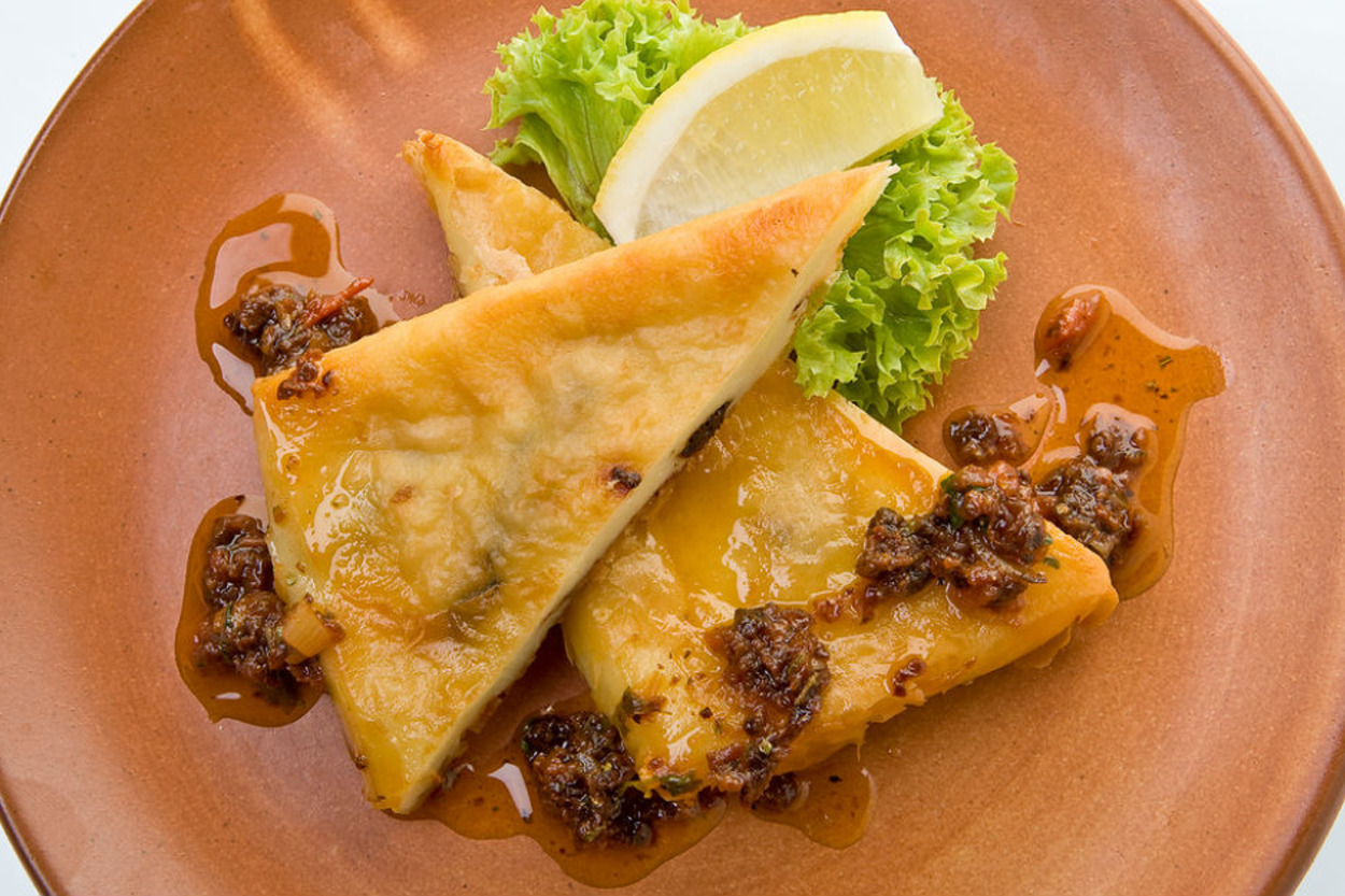 Ara Sıcakların En Sevilenlerinden: Saganaki