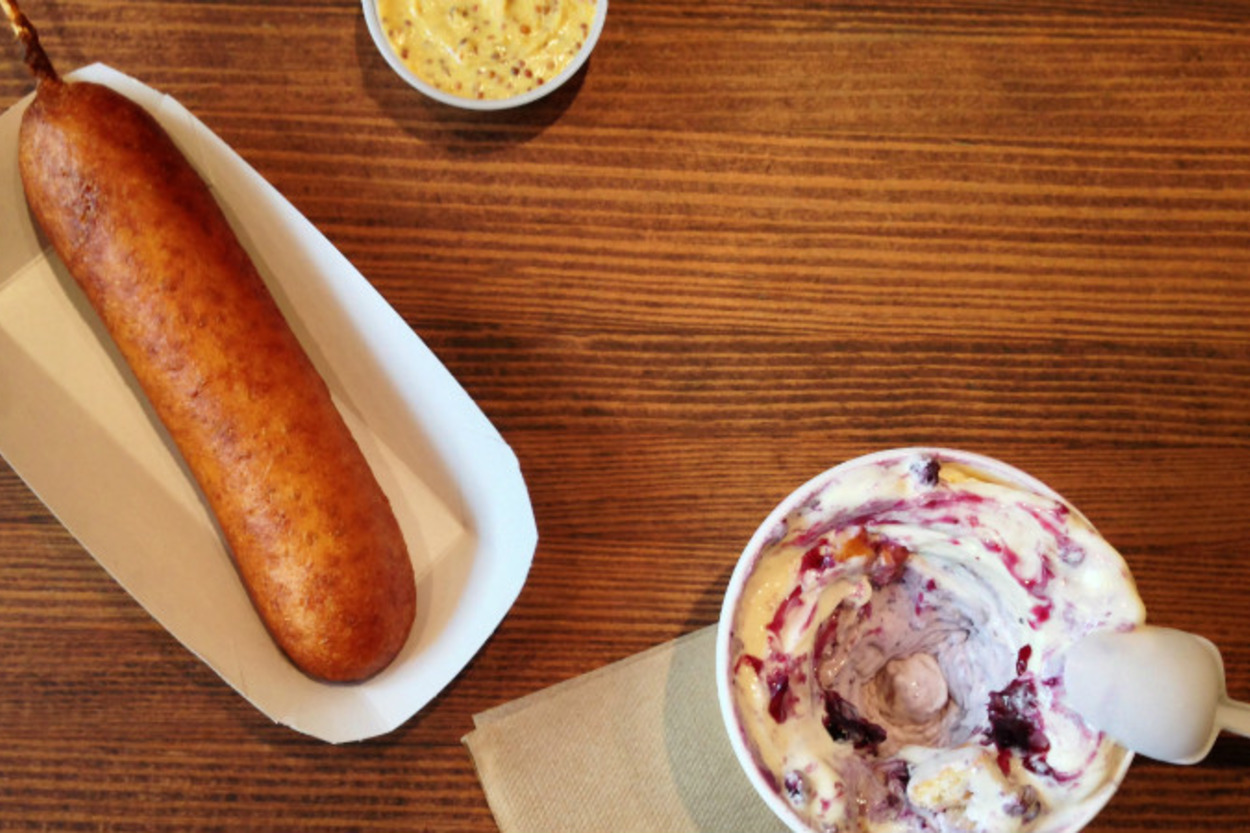 Shake Shack'den Bayrama Özel İki Yeni Lezzet: Corn Dog ve Blueberry Pie Concrete