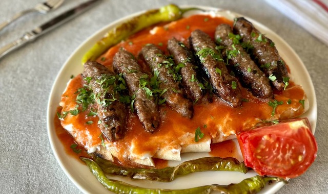 Yola Düşürür: Manisa Kebabı