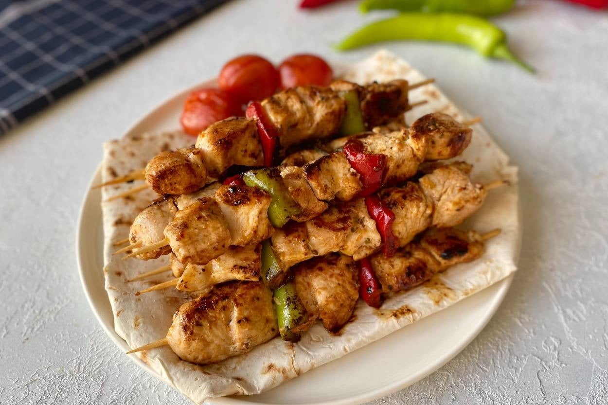 Mangal Tadında: Tavada Tavuk Şiş