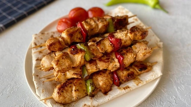 Mangal Tadında: Tavada Tavuk Şiş